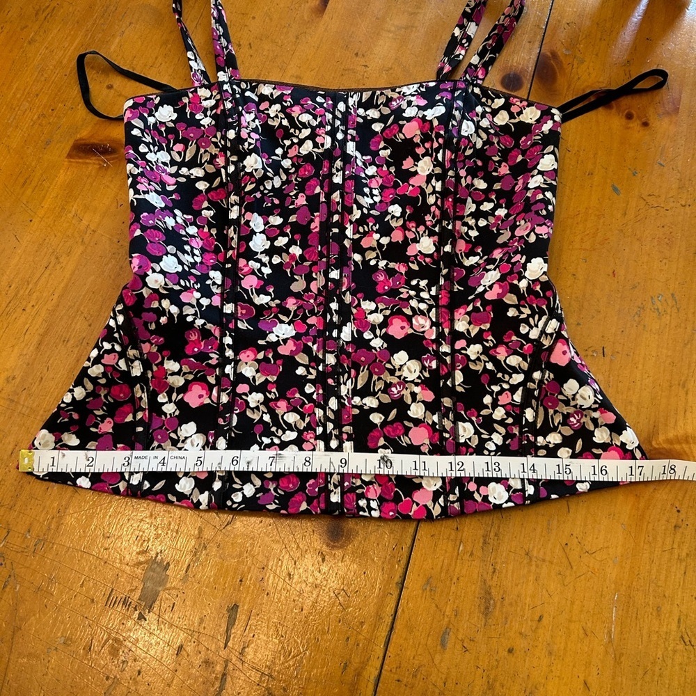 White House Black Market Corset Floral Top. - Picture 11 of 15